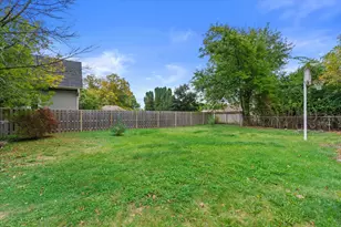 7911 W Cold Spring Rd, Greenfield, WI 53220 - Photo 36