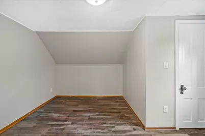 7911 W Cold Spring Rd, Greenfield, WI 53220 - Photo 24