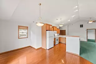 17871 W Radam Dr, New Berlin, WI 53146 - Photo 12