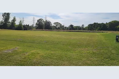 10851 S 10th Ave, Oak Creek, WI 53154 - Photo 4