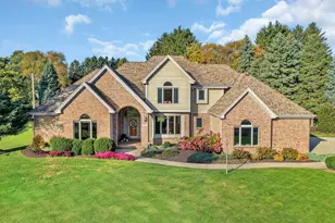 4 Lake Pointe Cir, Racine, WI 53402 - Photo 2