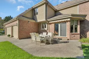4 Lake Pointe Cir, Racine, WI 53402 - Photo 4