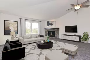 312 N Trailview Circle, Racine, WI 53185 - Photo 4