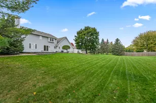 284 Sand Hill Ln, Dousman, WI 53118 - Photo 6