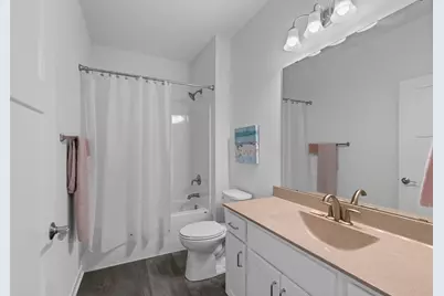 757  Bridlewood Dr, Hartford, WI 53027 - Photo 8