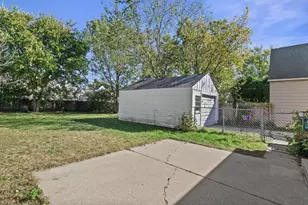 4918 N Berkeley Blvd, Whitefish Bay, WI 53217 - Photo 38