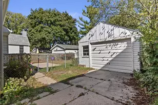 4918 N Berkeley Blvd, Whitefish Bay, WI 53217 - Photo 32