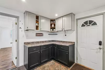 8230 W Burleigh St, Milwaukee, WI 53222 - Photo 10