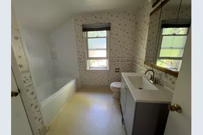 6402 W Girard Ave, Milwaukee, WI 53210 - Photo 8