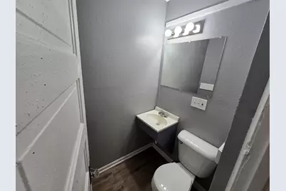 2478 W Chambers St, Milwaukee, WI 53206 - Photo 20
