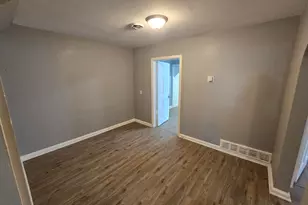 2478 W Chambers St, Milwaukee, WI 53206 - Photo 16