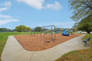 W170N11573 Armada Dr, Germantown, WI 53022 - Photo 40