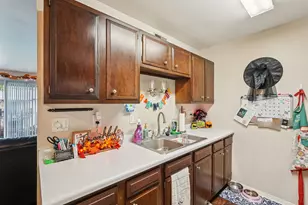 W170N11573 Armada Dr, Germantown, WI 53022 - Photo 8