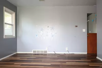 8523 W Glendale Ave, Milwaukee, WI 53225 - Photo 8