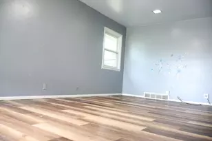 8523 W Glendale Ave, Milwaukee, WI 53225 - Photo 4