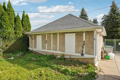 1226 S 28th St, Milwaukee, WI 53215 - Photo 40