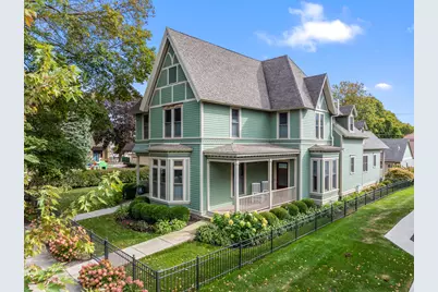 920  Geneva St, Lake Geneva, WI 53147 - Photo 2