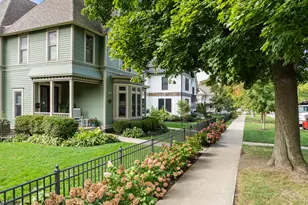 920 Geneva St, Lake Geneva, WI 53147 - Photo 1