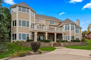 1800 E Juniper Way, Hartland, WI 53029 - Photo 2