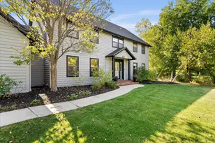 4825 W River Hollow Ct, Mequon, WI 53092 - Photo 54