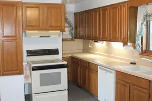 2924 South Ave, La Crosse, WI 54601 - Photo 6