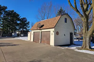 2924 South Ave, La Crosse, WI 54601 - Photo 2