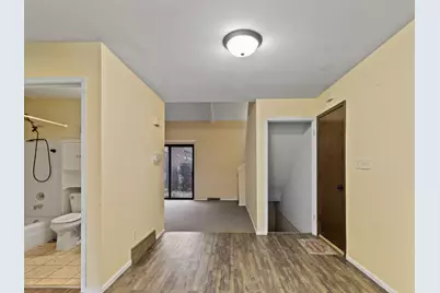 4129 W College Ave, Franklin, WI 53132 - Photo 8