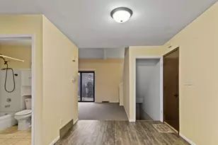 4129 W College Ave, Franklin, WI 53132 - Photo 8