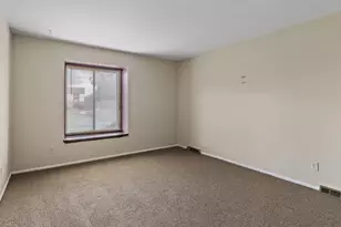 4129 W College Ave, Franklin, WI 53132 - Photo 10