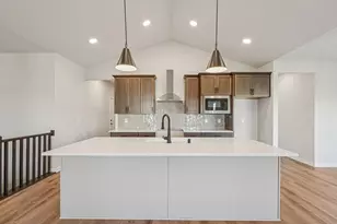 465 Sandstone St, Slinger, WI 53086 - Photo 10