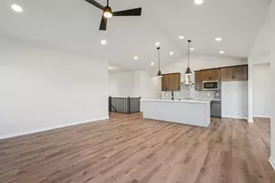 465 Sandstone St, Slinger, WI 53086 - Photo 8