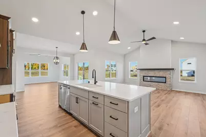 465  Sandstone St, Slinger, WI 53086 - Photo 14