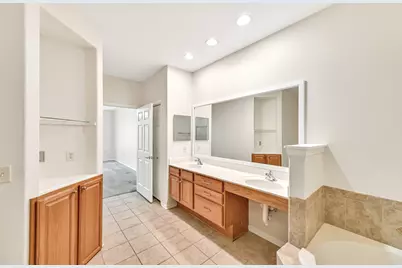 N99W14143  Seven Pines Way #A, Germantown, WI 53022 - Photo 18