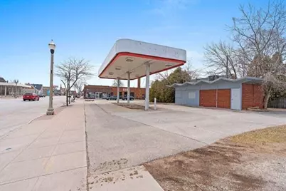 2106  Washington St, Two Rivers, WI 54241 - Photo 4