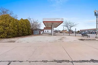 2106  Washington St, Two Rivers, WI 54241 - Photo 6