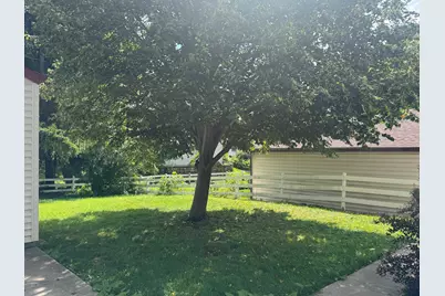 113  Coolidge Ave, Waukesha, WI 53186 - Photo 4