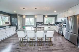 W215N5363 Ada Ct, Menomonee Falls, WI 53051 - Photo 6