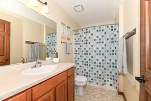 1053 Tallgrass Ln, Racine, WI 53406 - Photo 28