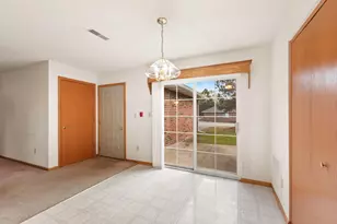 170 W Aspen Ct, Oak Creek, WI 53154 - Photo 12