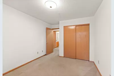 170 W Aspen Ct #6, Oak Creek, WI 53154 - Photo 18