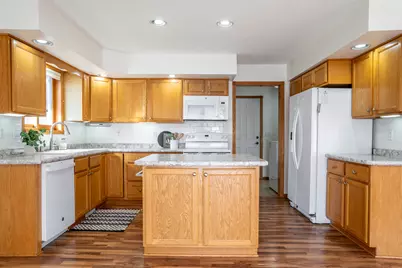 634  Meier Ln, Onalaska, WI 54650 - Photo 4