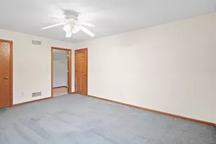 9143 Prairie Village Dr, Pleasant Prairie, WI 53142 - Photo 22