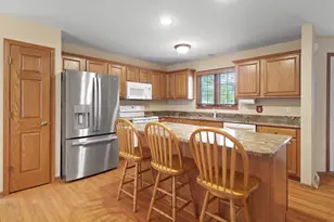 9143 Prairie Village Dr, Pleasant Prairie, WI 53142 - Photo 8