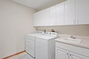 9143 Prairie Village Dr, Pleasant Prairie, WI 53142 - Photo 18