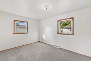 1101 Harmony Dr, Racine, WI 53402 - Photo 16