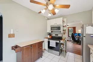 10526 W Congress St, Wauwatosa, WI 53225 - Photo 10