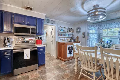 11031 W Ruby Ave, Wauwatosa, WI 53225 - Photo 10