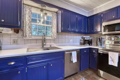 11031 W Ruby Ave, Wauwatosa, WI 53225 - Photo 12