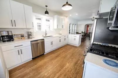 122 E Norwich St, Milwaukee, WI 53207 - Photo 10