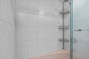 1610 N Prospect Ave, Milwaukee, WI 53202 - Photo 14